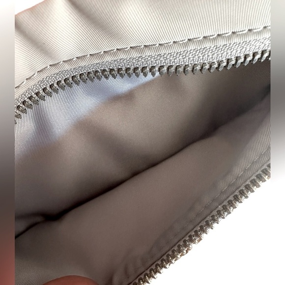 Lululemon Silver Wanderlust Belt Bag - NWOT - Picture 7 of 15